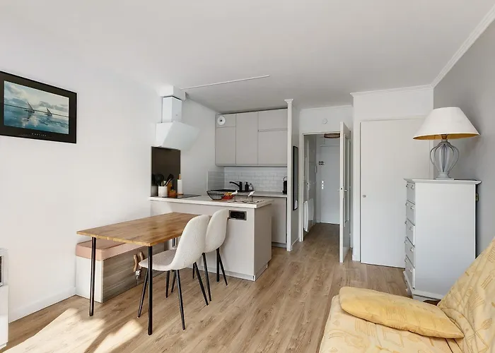 Studio, Et Commerces à Pieds La Baule-Escoublac