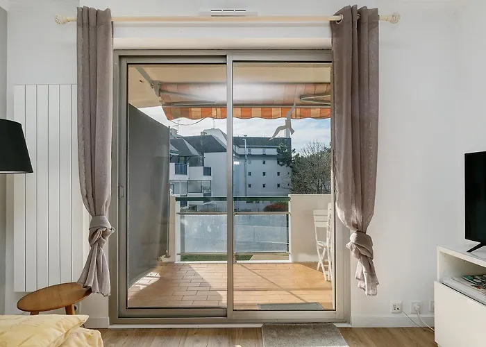 Studio, Et Commerces à Pieds