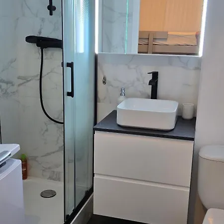 Studio, Et Commerces A Pieds Apartment *