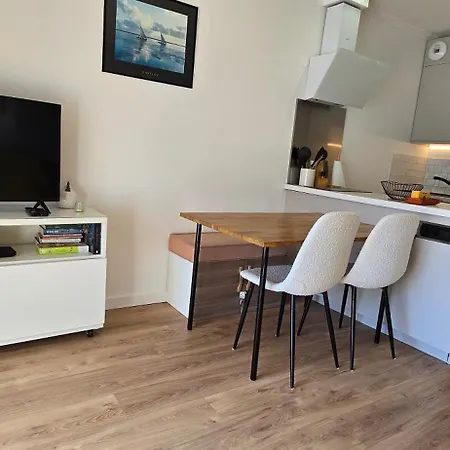 Studio, Et Commerces A Pieds *