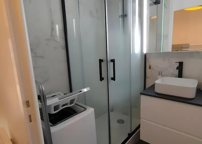 Studio, Et Commerces A Pieds La Baule